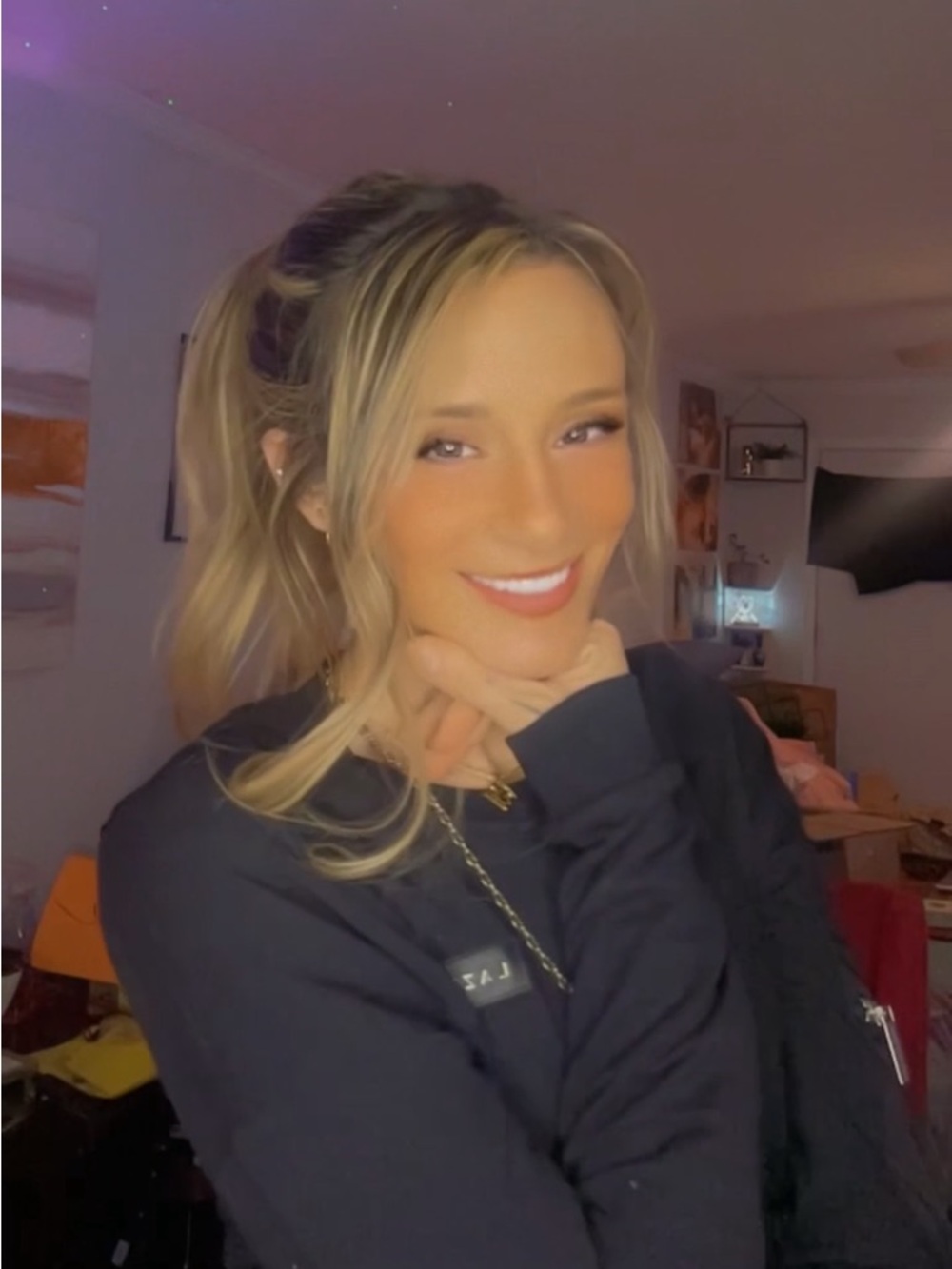 🪩💎💫I’M LIVEEEEE! COME HAVE FUN ✨🖤 Closet reign is now in session. LETSSSS Gooo0 - Picture 7 of 17